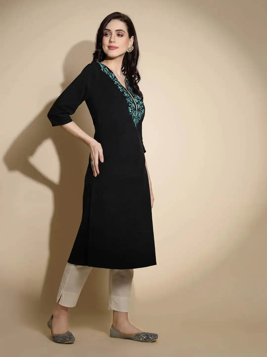 Black Embroidered Three Quarter Sleeves V-Neck Woolen Kurta