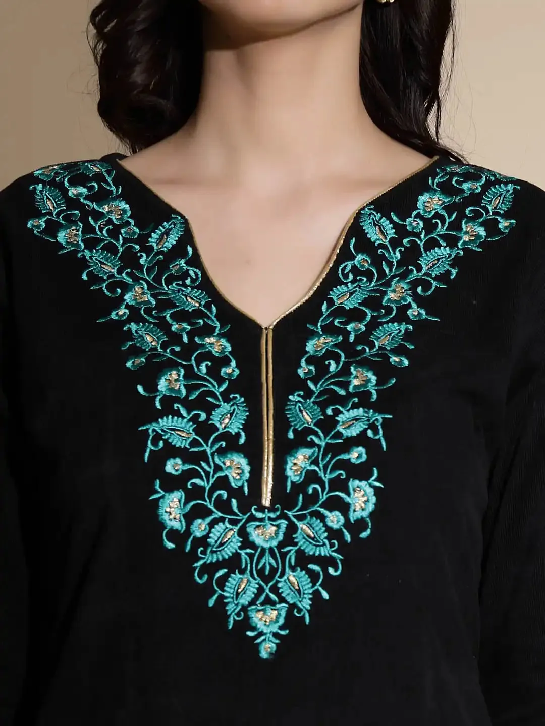 Black Embroidered Three Quarter Sleeves V-Neck Woolen Kurta