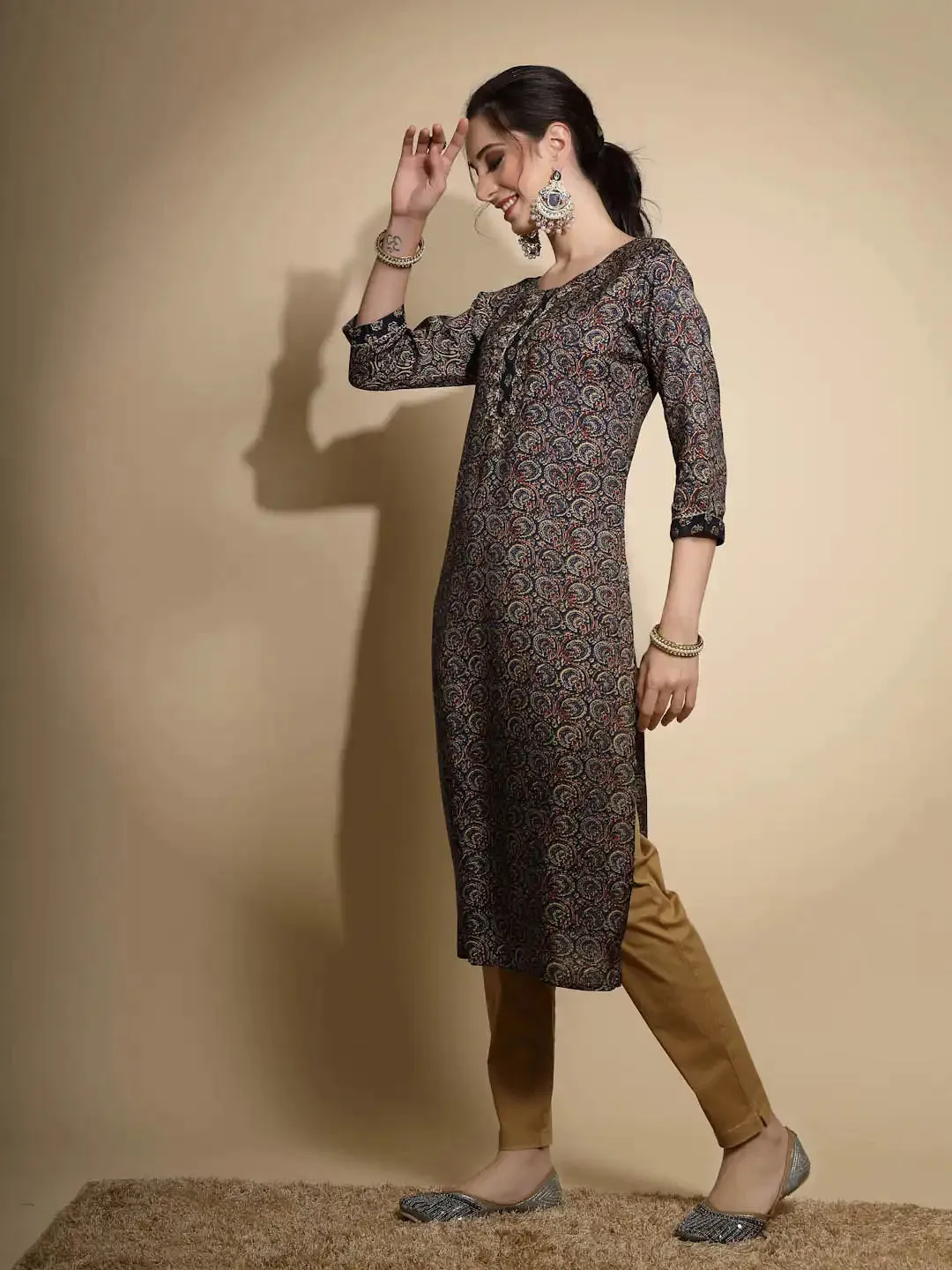 Blue Embroidered Three Quarter Sleeves Round Neck Cotton Blend Kurta