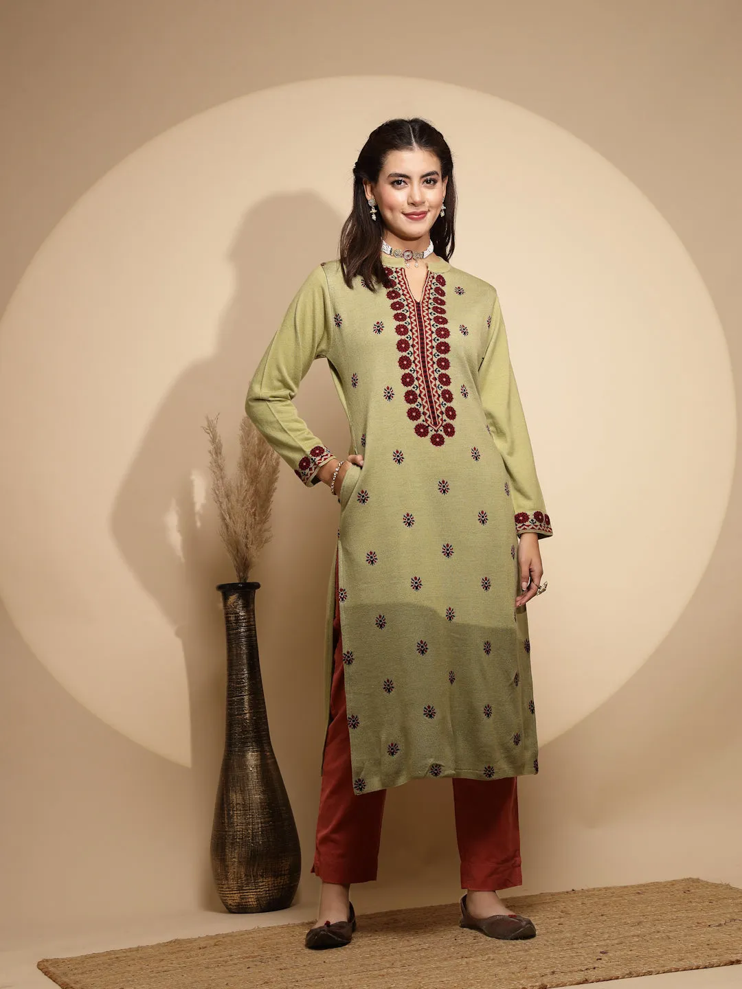 Green Printed Full Sleeve Collar With V-Neck Woolen Kurta For Women